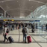 Reserva tu traslado al aeropuerto de Santiago con Taxi Oficial de forma segura y puntual